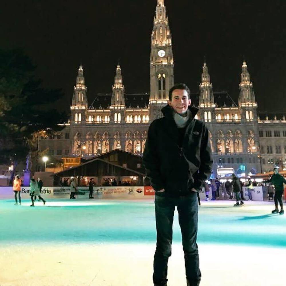 Meet your Posher, Zach